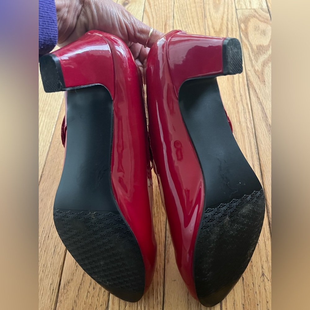 Red Patent Leather Mary Jane Heels Size 8 Retro Block Heel Pumps - Picture 3 of 3